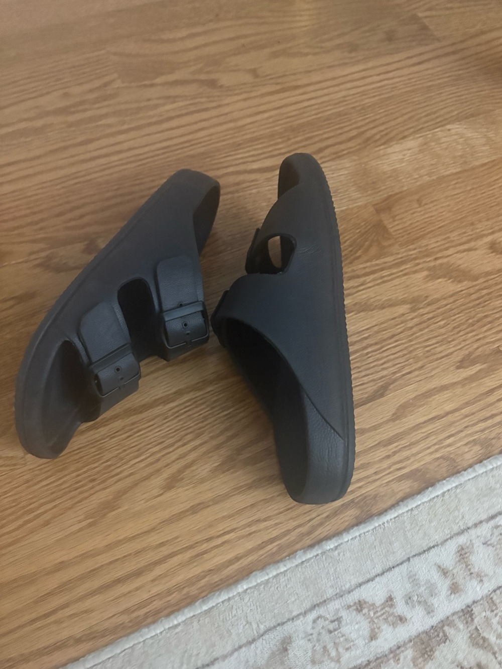 Sandals - Picture 4 of 6